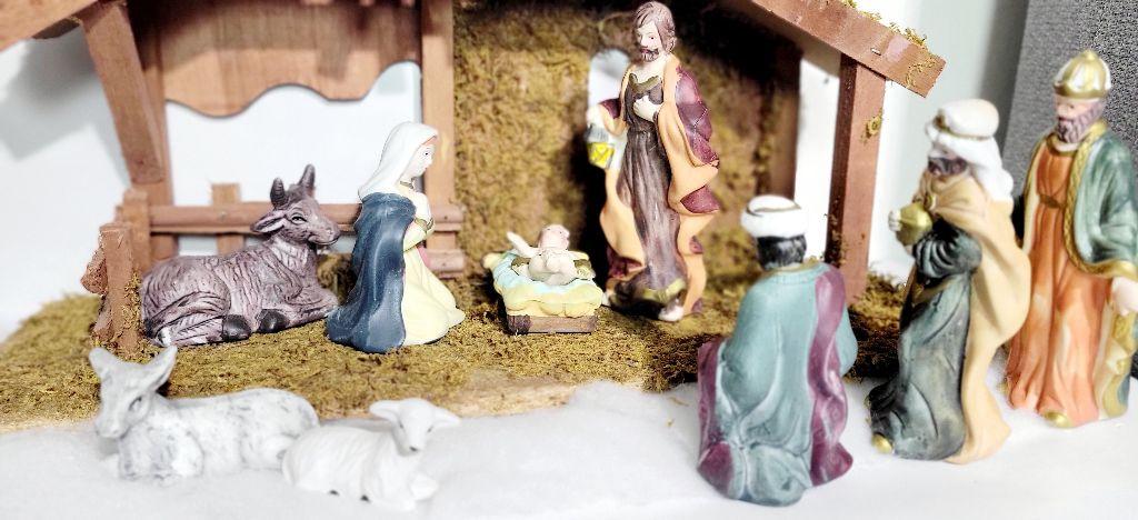 Vintage Brighten the Season 14 piece Nativity set