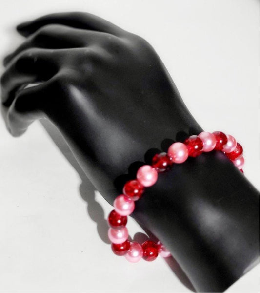 Cherry red & pearlescent pink stretchy glass beaded bracelet handcrafted