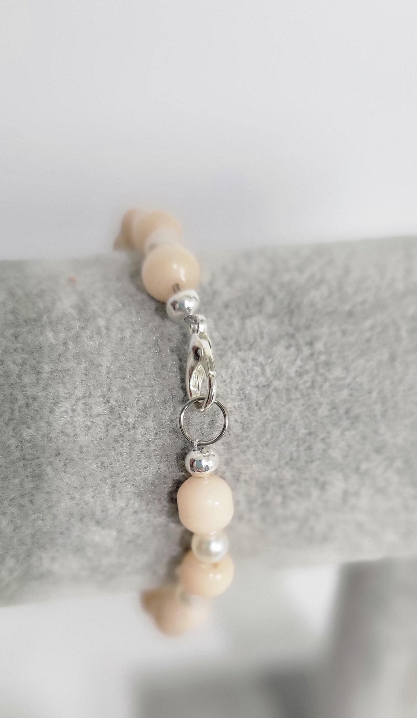 Angel themed glass beaded bracelet