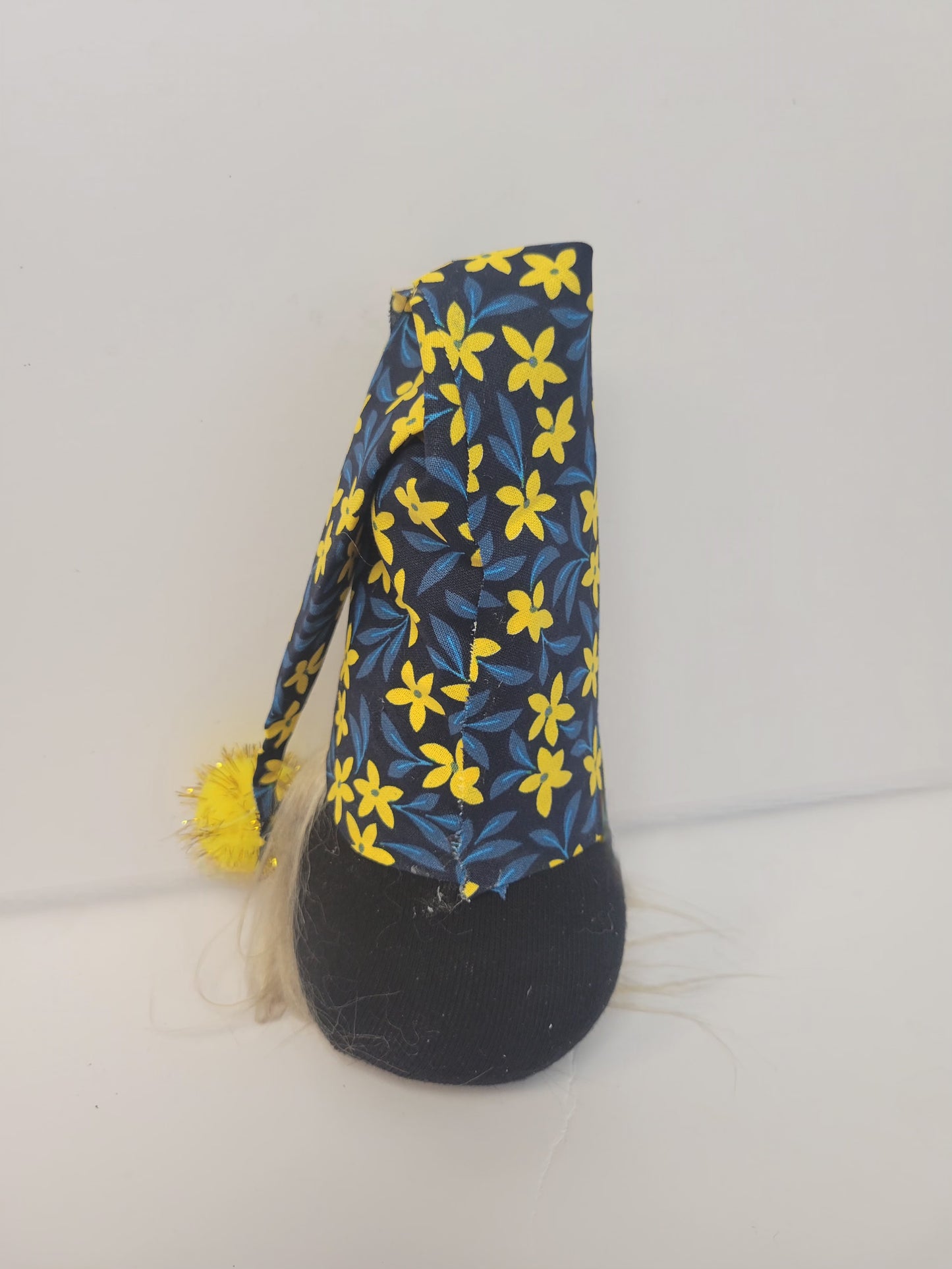 Yellow daisy & bumble bee gnome shelf sitter table decor centerpiece