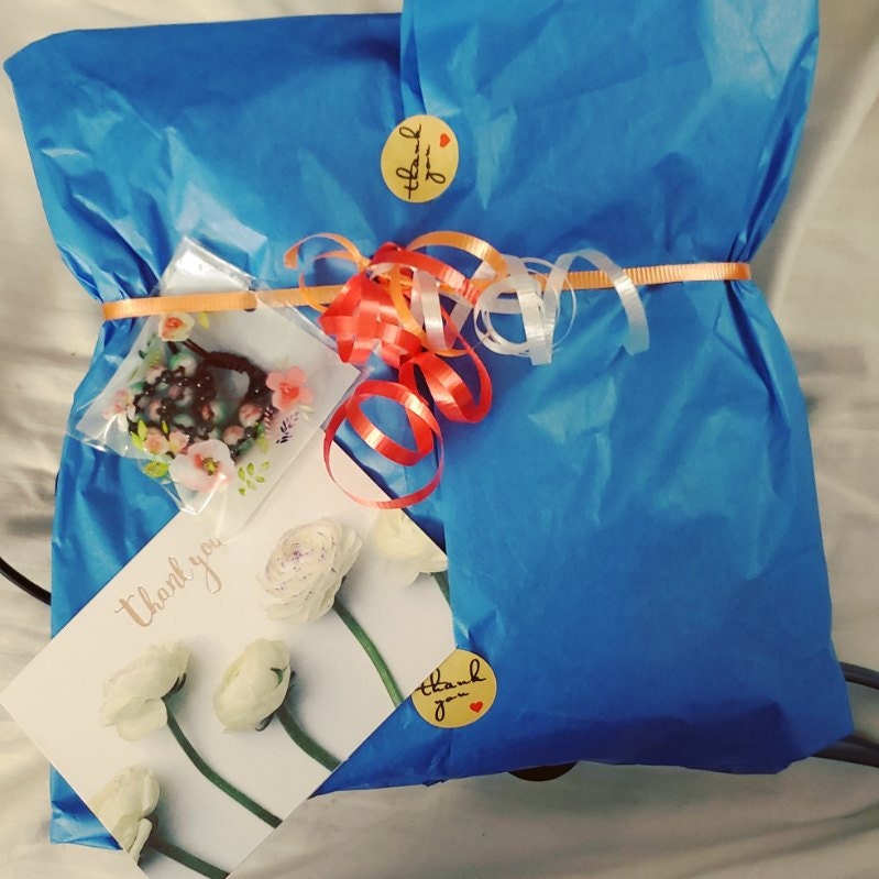 Cellphone charm wristlet strap