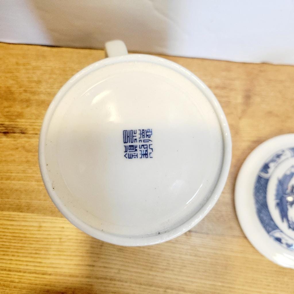 Antique Blue and White Ceramic Jingdezhen Tea Mug with Lid