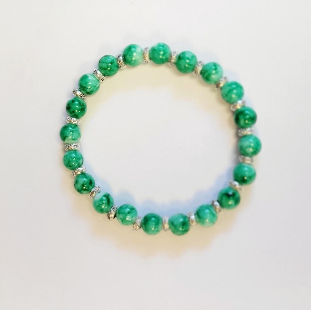 Green Snowflake Beaded with Silver Accent Spacers 8" Stretchy Bracelet