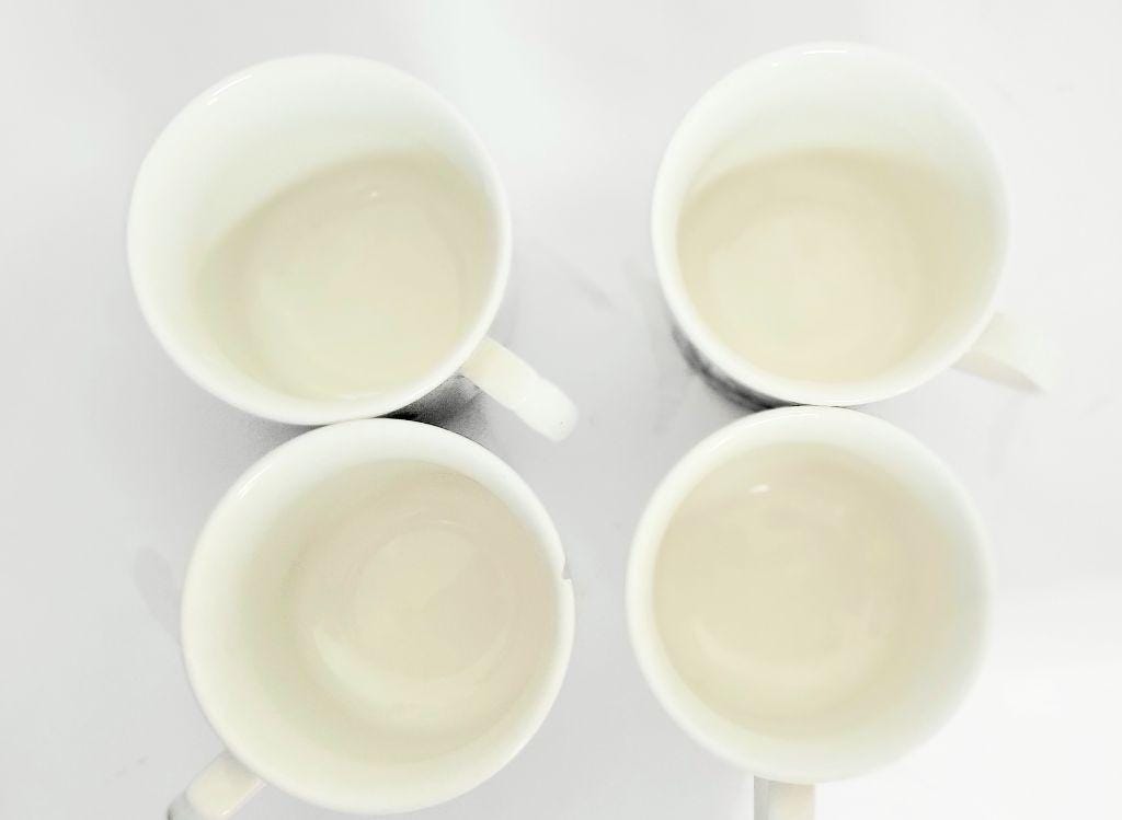 Vintage Set of 4 Blue and White Pastoral Chinoisere Tea Cups, Made in England