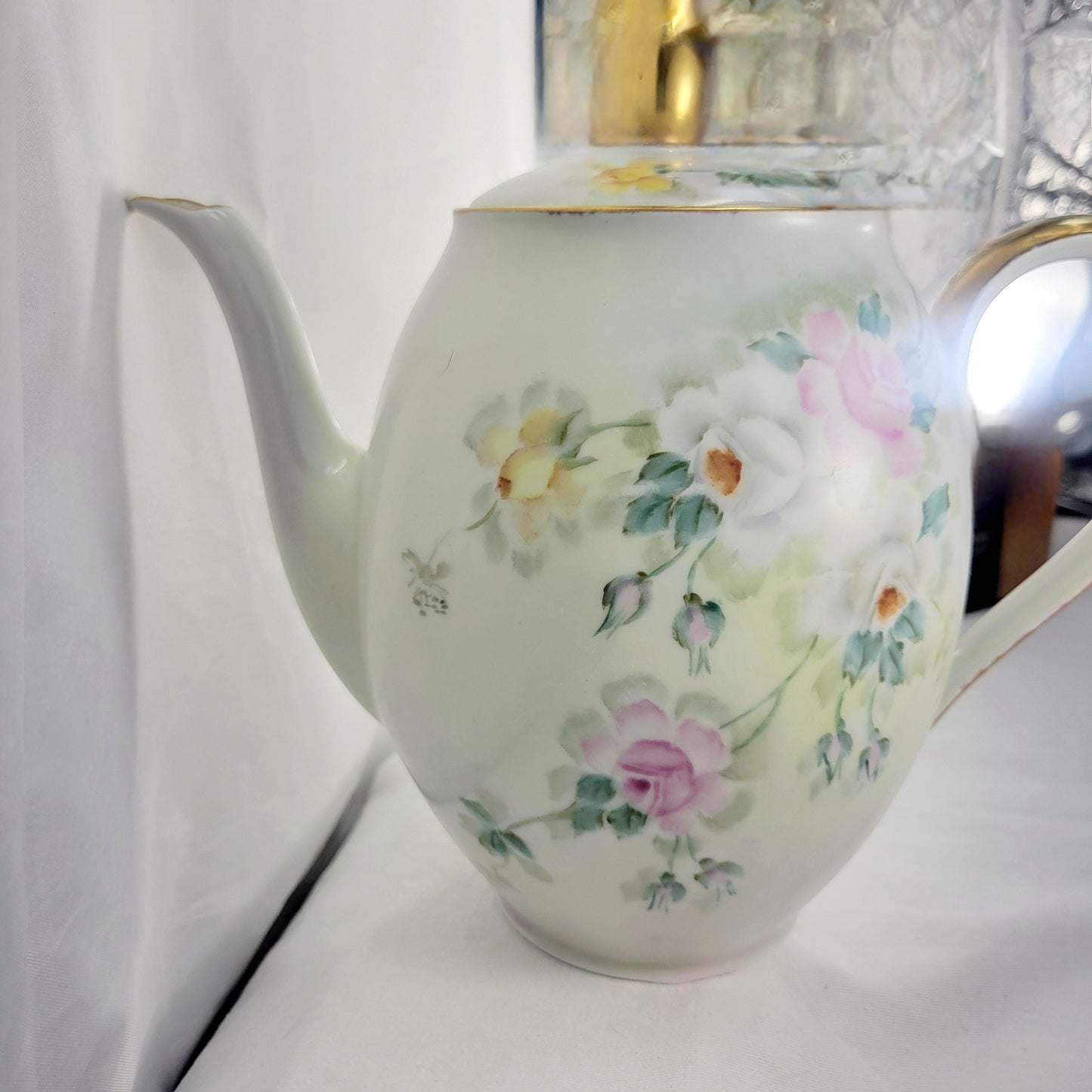 Vintage Hertel-Jacob Porzellen Bavaria Germany White Floral Teapot Gold Accents