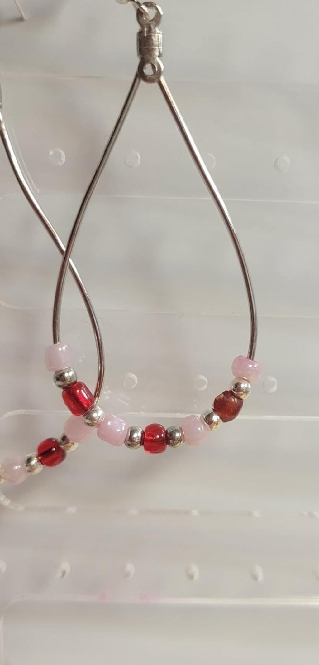 Red & pink beaded pierced drop earrings
