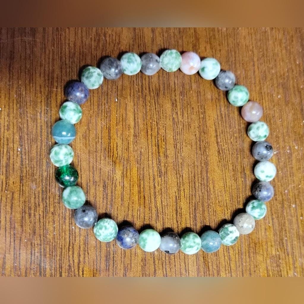Natural Green Jasper & Agate Crystal stretch bracelet