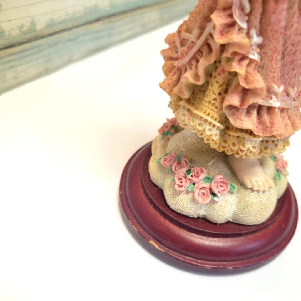 House of Lloyds 'The Giving Angel' Figurine