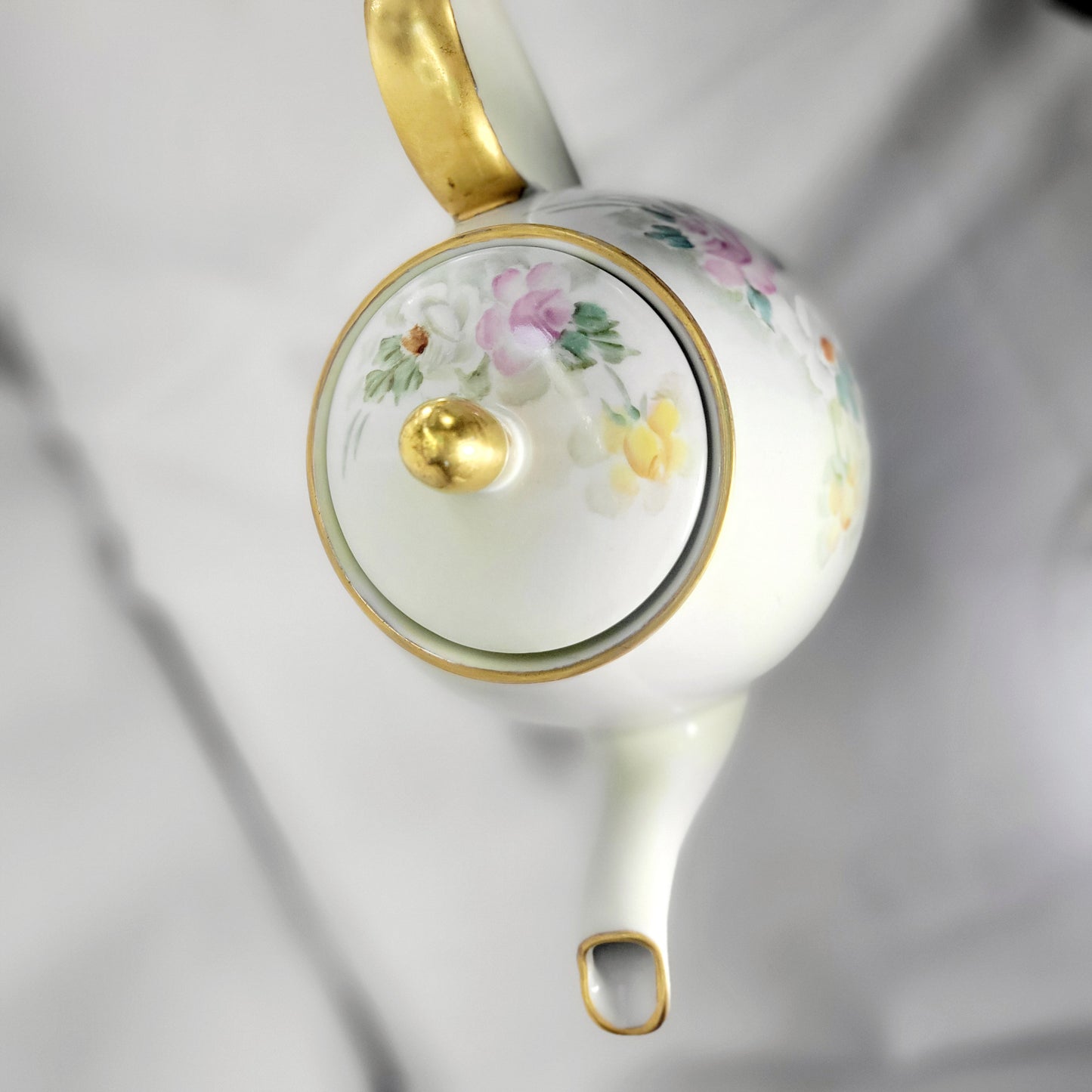 Vintage Hertel-Jacob Porzellen Bavaria Germany White Floral Teapot Gold Accents
