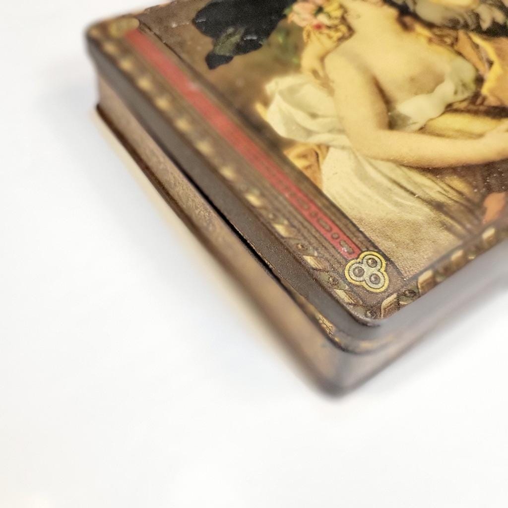 Vintage lithographed Dal Din Carlo Hinged Tin Box