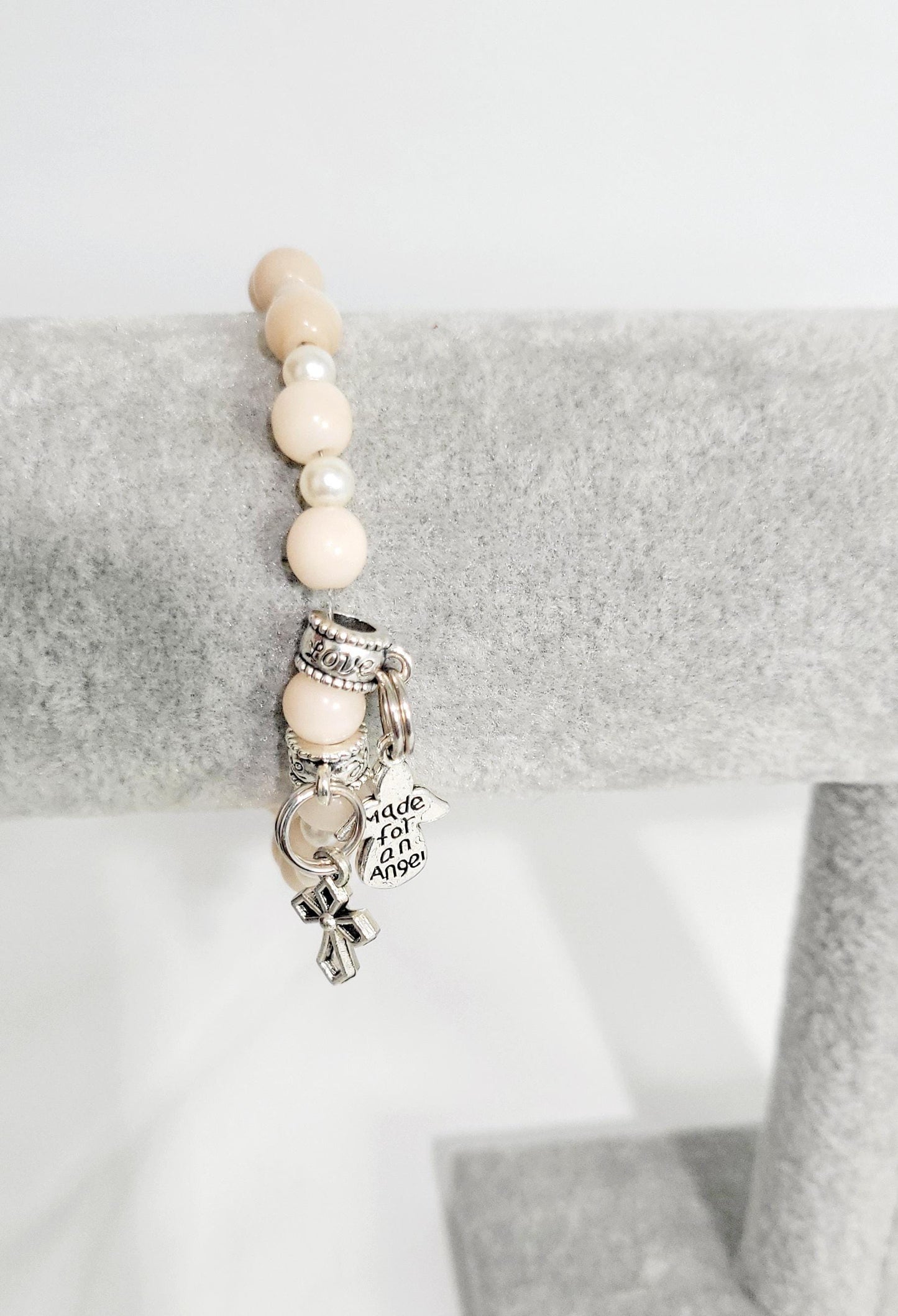 Angel themed glass beaded bracelet