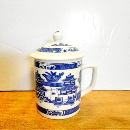 Antique Blue and White Ceramic Jingdezhen Tea Mug with Lid