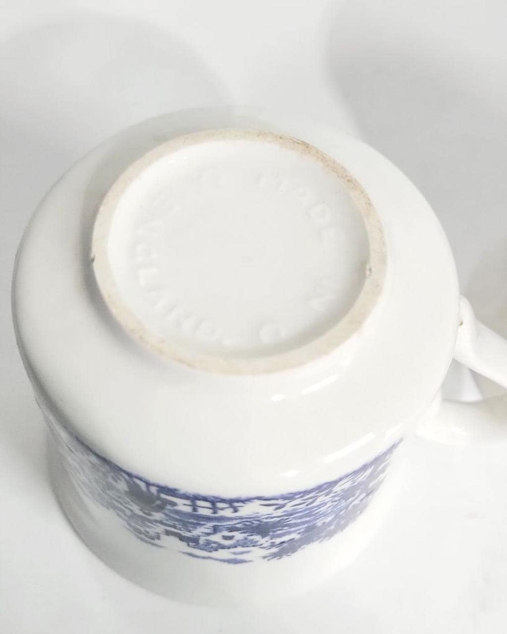 Vintage Set of 4 Blue and White Pastoral Chinoisere Tea Cups, Made in England