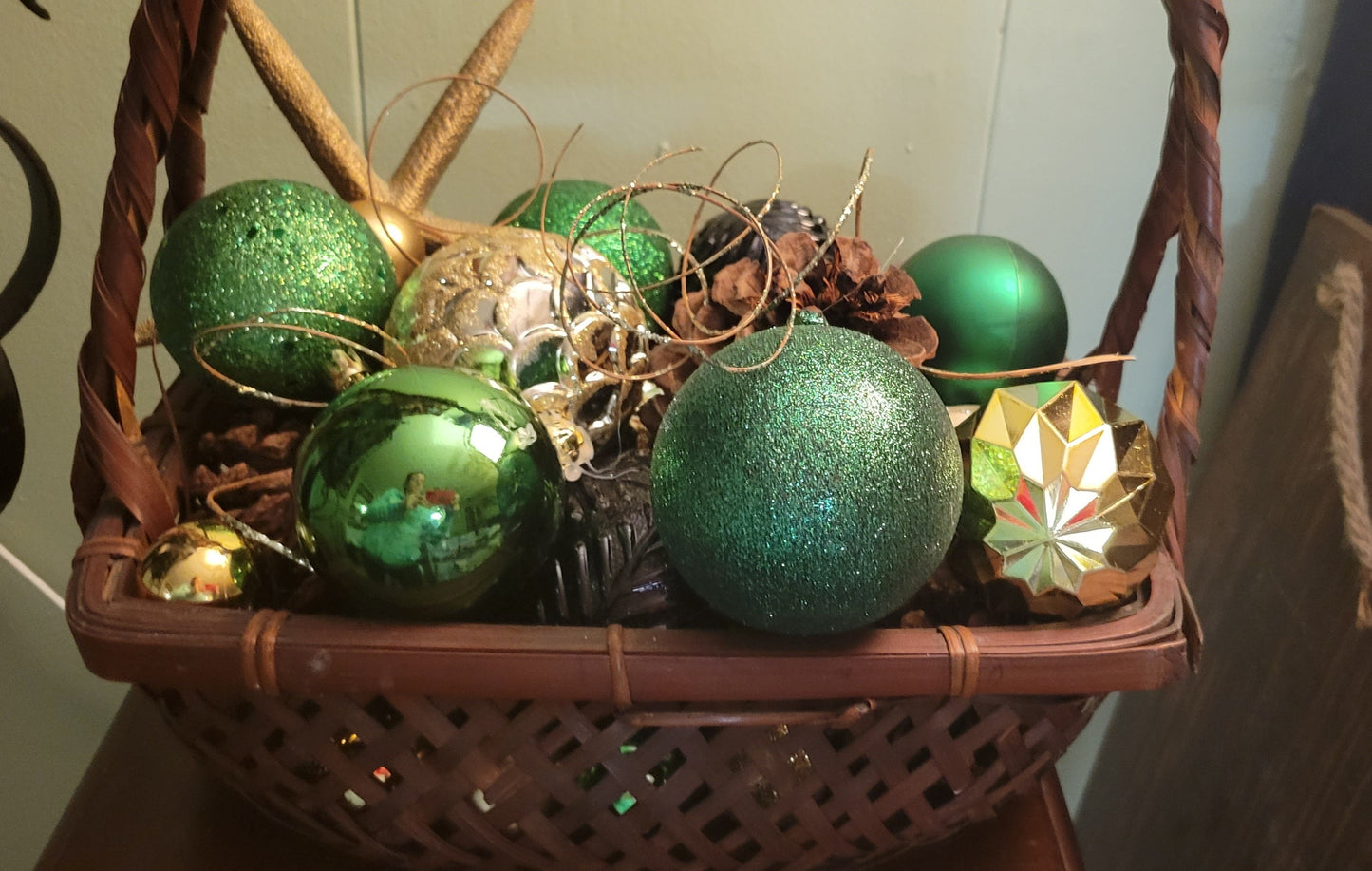 ST Patrick's Day basket table decor