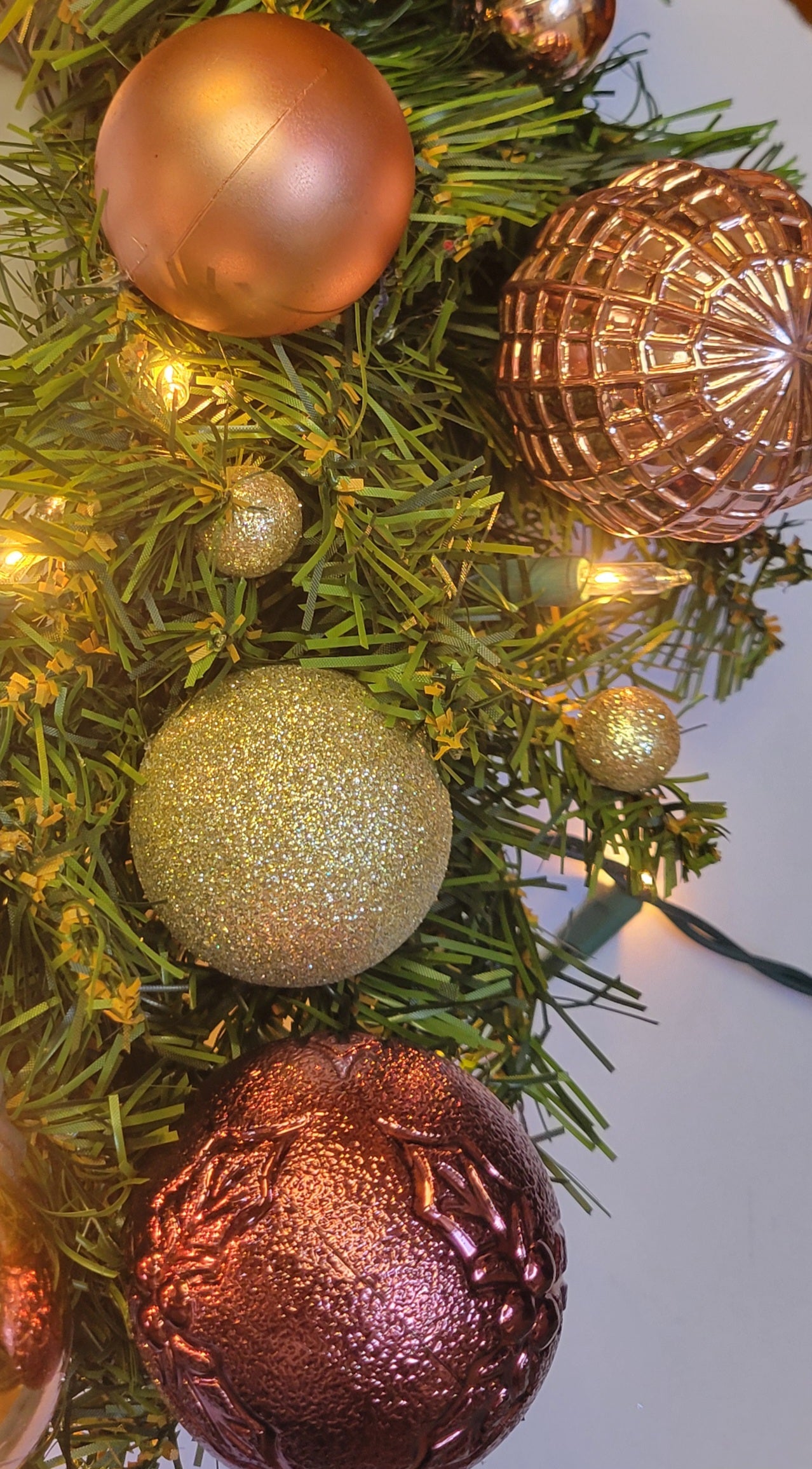 Luxury Pink & Gold Christmas Wreath, 19" Handmade Prelit Holiday Door Decor, Champagne Shimmer, Pastel Pink Noel Sign