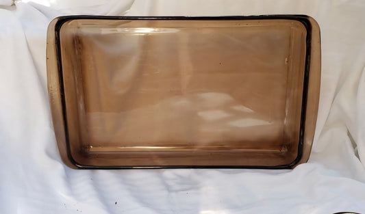Vintage Pyrex 233 Amber casserole dish 13x9" 2.8L